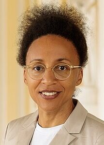 Aderonke Osikominu
