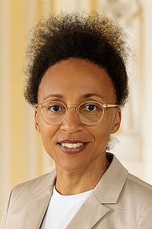 Aderonke Osikominu
